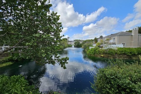 Townhouse in Miami, Florida 2 bedrooms, 135.27 sq.m. № 1946297 - photo 4