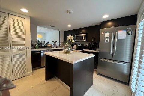Townhouse in Miami, Florida 2 bedrooms, 135.27 sq.m. № 1946297 - photo 14