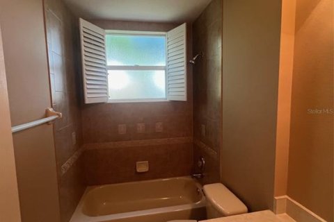 Casa en alquiler en Orlando, Florida, 5 dormitorios, 340.39 m2 № 1681236 - foto 13