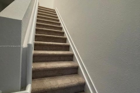 Townhouse in Homestead, Florida 3 bedrooms, 130.81 sq.m. № 1969104 - photo 6