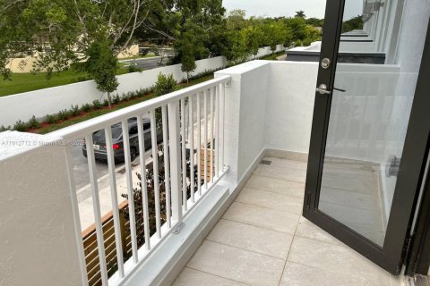 Townhouse in Homestead, Florida 3 bedrooms, 130.81 sq.m. № 1969104 - photo 13