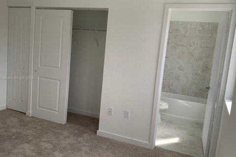 Townhouse in Homestead, Florida 3 bedrooms, 130.81 sq.m. № 1969104 - photo 25