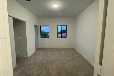 Townhouse in Homestead, Florida 3 bedrooms, 130.81 sq.m. № 1969104 - photo 16