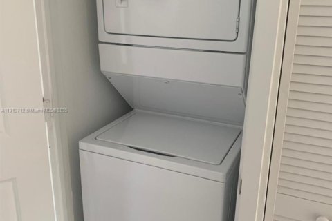 Townhouse in Homestead, Florida 3 bedrooms, 130.81 sq.m. № 1969104 - photo 20