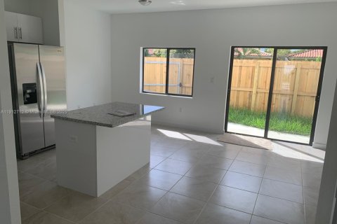 Townhouse in Homestead, Florida 3 bedrooms, 130.81 sq.m. № 1969104 - photo 4