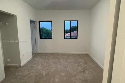 Townhouse in Homestead, Florida 3 bedrooms, 130.81 sq.m. № 1969104 - photo 15