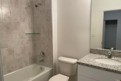 Townhouse in Homestead, Florida 3 bedrooms, 130.81 sq.m. № 1969104 - photo 17