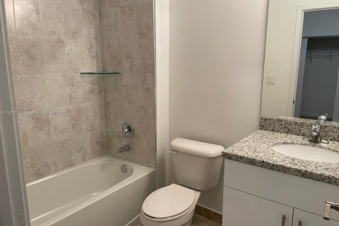 Townhouse in Homestead, Florida 3 bedrooms, 130.81 sq.m. № 1969104 - photo 11