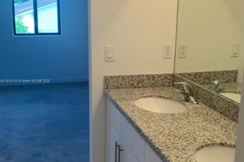 Townhouse in Homestead, Florida 3 bedrooms, 130.81 sq.m. № 1969104 - photo 29