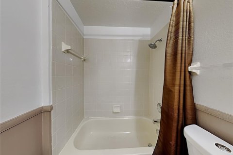 Villa ou maison à louer à Orlando, Floride: 4 chambres, 210.42 m2 № 2396512 - photo 18