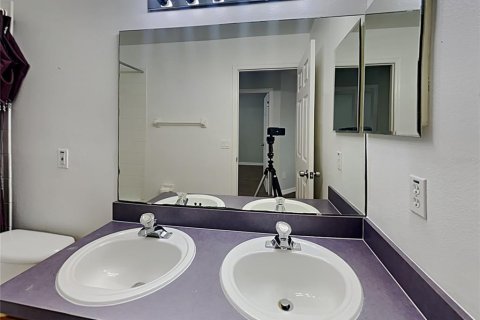 Villa ou maison à louer à Orlando, Floride: 4 chambres, 210.42 m2 № 2396512 - photo 19