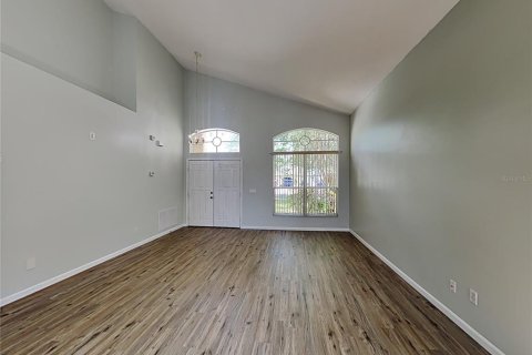 Villa ou maison à louer à Orlando, Floride: 4 chambres, 210.42 m2 № 2396512 - photo 2