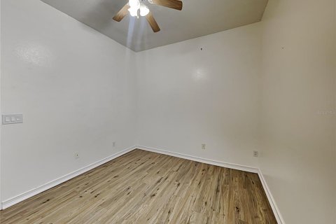 Villa ou maison à louer à Orlando, Floride: 4 chambres, 210.42 m2 № 2396512 - photo 13