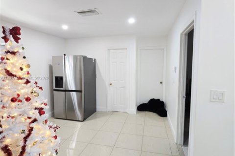 Casa en venta en Miami, Florida, 3 dormitorios, 115.57 m2 № 1995900 - foto 5