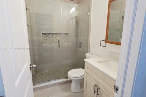 Casa en venta en Miami, Florida, 3 dormitorios, 115.57 m2 № 1995900 - foto 8