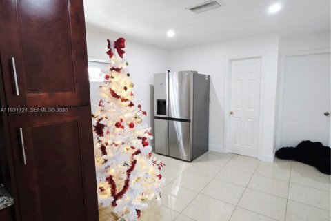 Casa en venta en Miami, Florida, 3 dormitorios, 115.57 m2 № 1995900 - foto 4