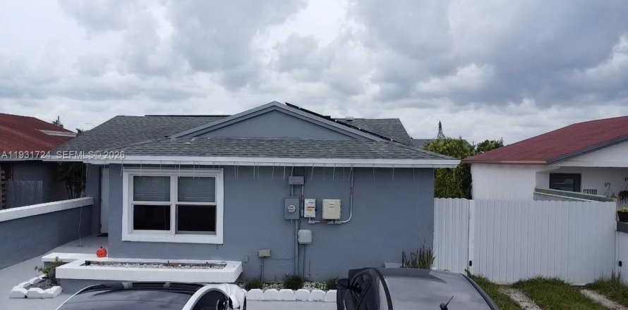 Casa en Miami, Florida 3 dormitorios, 115.57 m2 № 1995900