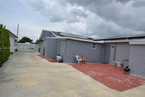 Casa en venta en Miami, Florida, 3 dormitorios, 115.57 m2 № 1995900 - foto 18