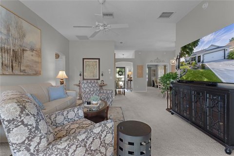 House in The Villages, Florida 3 bedrooms, 138.24 sq.m. № 1644018 - photo 11