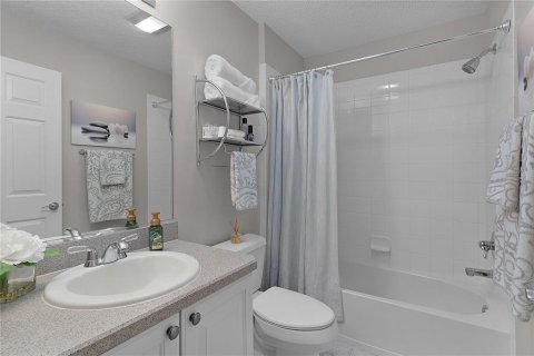 House in The Villages, Florida 3 bedrooms, 138.24 sq.m. № 1644018 - photo 28