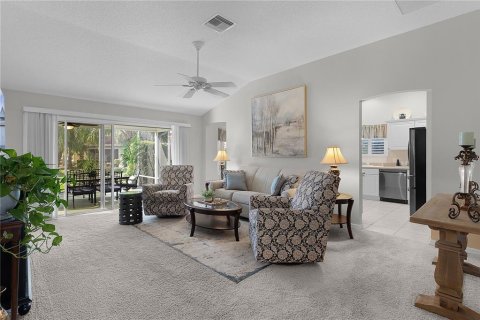 House in The Villages, Florida 3 bedrooms, 138.24 sq.m. № 1644018 - photo 6