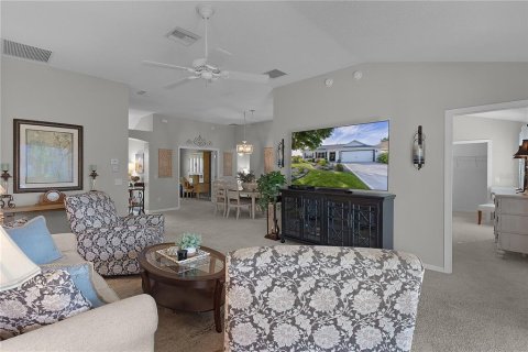 House in The Villages, Florida 3 bedrooms, 138.24 sq.m. № 1644018 - photo 10
