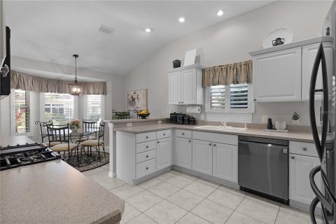 House in The Villages, Florida 3 bedrooms, 138.24 sq.m. № 1644018 - photo 14