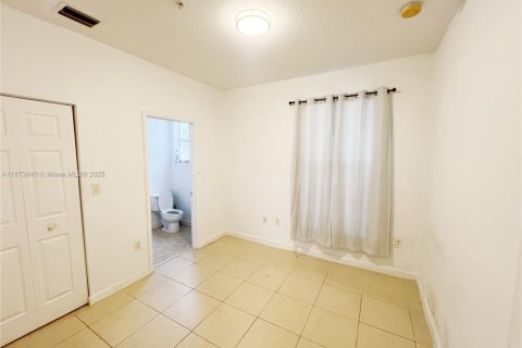 Touwnhouse à vendre à Fort Lauderdale, Floride: 3 chambres, 135.17 m2 № 1928158 - photo 7