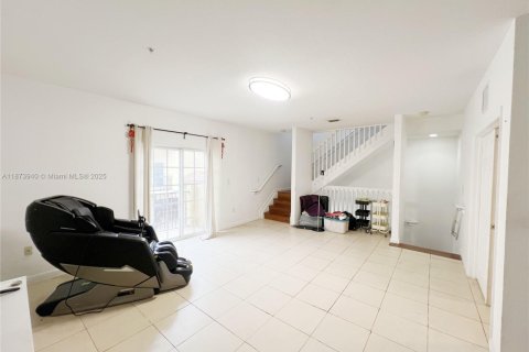 Touwnhouse à vendre à Fort Lauderdale, Floride: 3 chambres, 135.17 m2 № 1928158 - photo 3