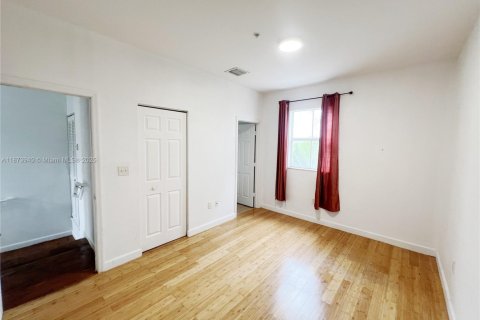 Touwnhouse à vendre à Fort Lauderdale, Floride: 3 chambres, 135.17 m2 № 1928158 - photo 9