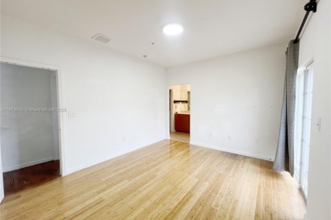 Touwnhouse à vendre à Fort Lauderdale, Floride: 3 chambres, 135.17 m2 № 1928158 - photo 12