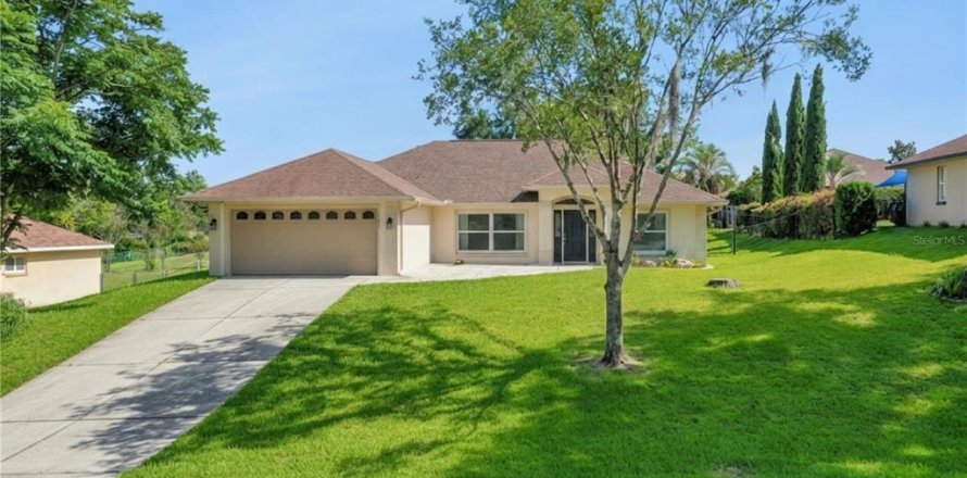 Villa ou maison à Clermont, Floride 3 chambres, 150.32 m2 № 2147756