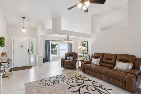 Villa ou maison à vendre à Clermont, Floride: 3 chambres, 150.32 m2 № 2147756 - photo 9