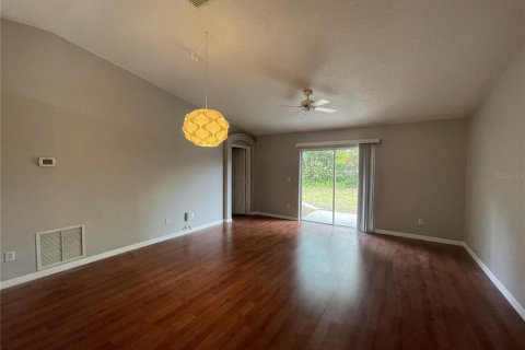 House in Orlando, Florida 3 bedrooms, 113.06 sq.m. № 2400326 - photo 4