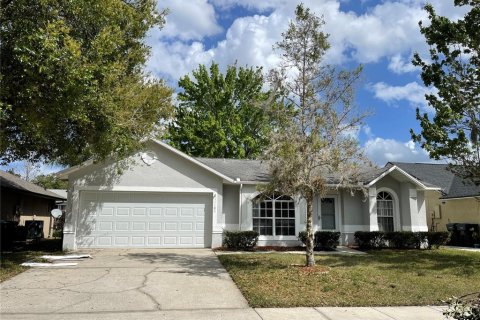 House in Orlando, Florida 3 bedrooms, 113.06 sq.m. № 2400326