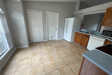 House in Orlando, Florida 3 bedrooms, 113.06 sq.m. № 2400326 - photo 3
