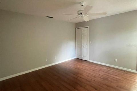 House in Orlando, Florida 3 bedrooms, 113.06 sq.m. № 2400326 - photo 5