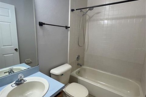 House in Orlando, Florida 3 bedrooms, 113.06 sq.m. № 2400326 - photo 6