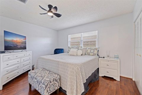 Condominio en venta en Saint Petersburg, Florida, 1 dormitorio, 80.82 m2 № 1690847 - foto 17