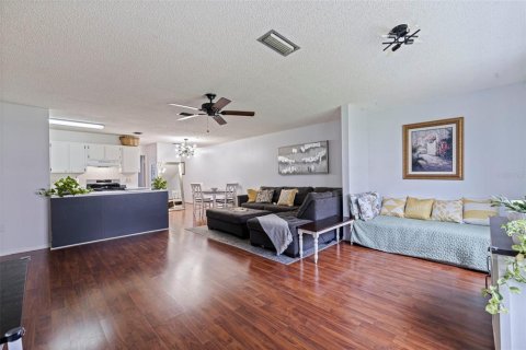 Condominio en venta en Saint Petersburg, Florida, 1 dormitorio, 80.82 m2 № 1690847 - foto 13