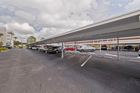 Condominio en venta en Saint Petersburg, Florida, 1 dormitorio, 80.82 m2 № 1690847 - foto 25