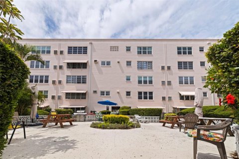 Condominio en venta en Saint Petersburg, Florida, 1 dormitorio, 80.82 m2 № 1690847 - foto 21