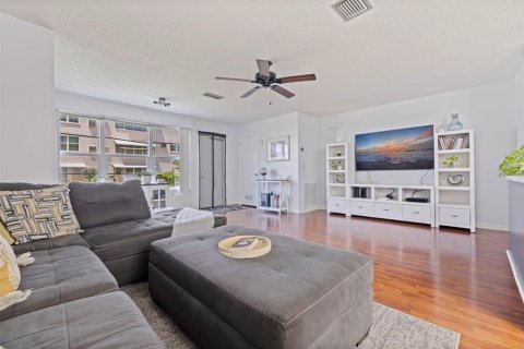 Condominio en venta en Saint Petersburg, Florida, 1 dormitorio, 80.82 m2 № 1690847 - foto 7