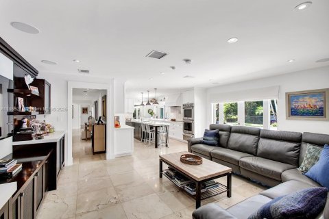 Villa ou maison à louer à Pinecrest, Floride: 4 chambres, 278.8 m2 № 1921798 - photo 11