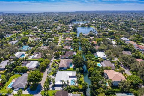 Villa ou maison à louer à Pinecrest, Floride: 4 chambres, 278.8 m2 № 1921798 - photo 5