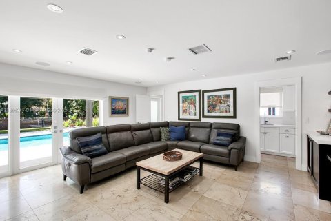 Villa ou maison à louer à Pinecrest, Floride: 4 chambres, 278.8 m2 № 1921798 - photo 12