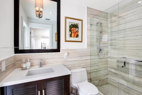 Villa ou maison à louer à Pinecrest, Floride: 4 chambres, 278.8 m2 № 1921798 - photo 17