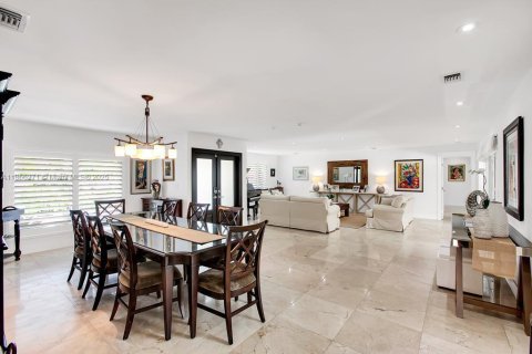 Villa ou maison à louer à Pinecrest, Floride: 4 chambres, 278.8 m2 № 1921798 - photo 9