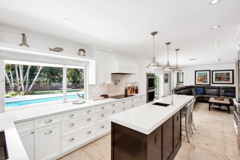 Villa ou maison à louer à Pinecrest, Floride: 4 chambres, 278.8 m2 № 1921798 - photo 13