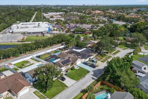Villa ou maison à vendre à Tampa, Floride: 4 chambres, 187.57 m2 № 1851879 - photo 6